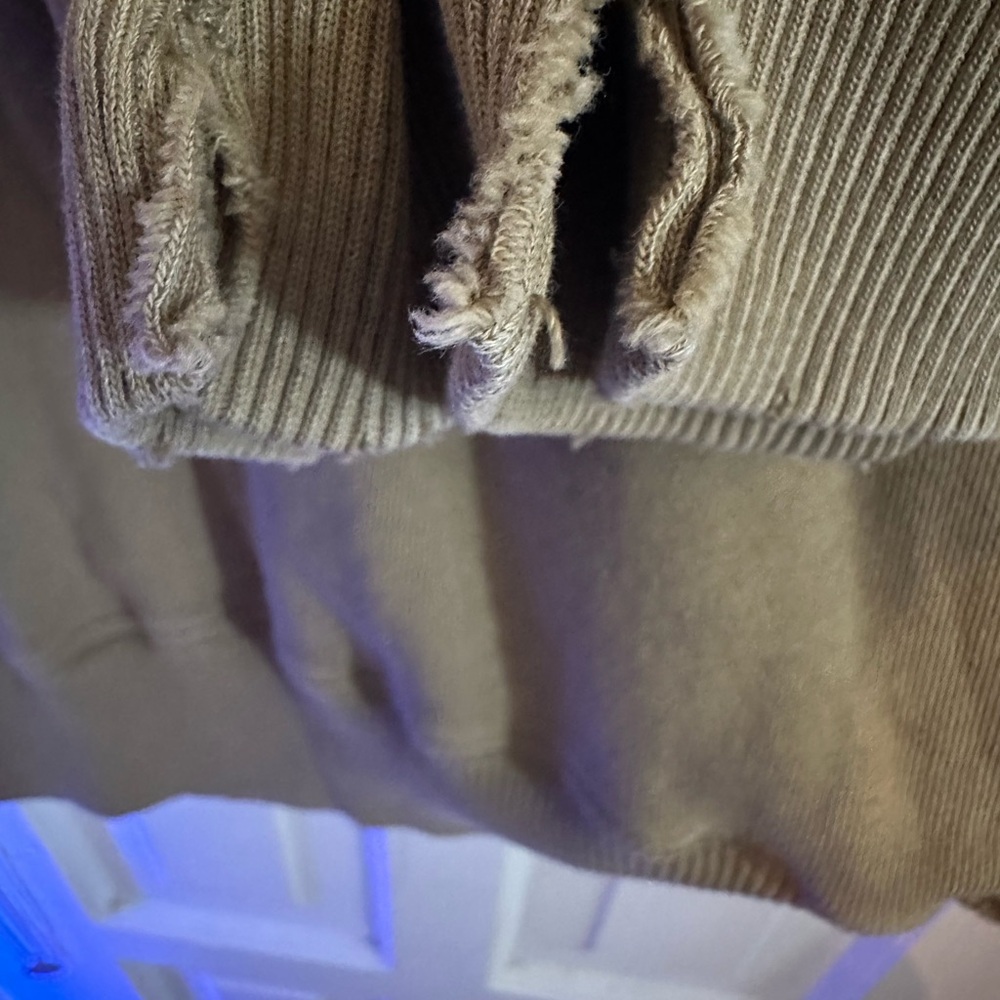 F—Aerie Top size L - Picture 7 of 16